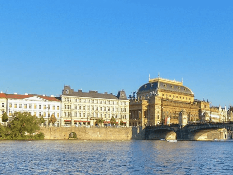 المسرح الوطني