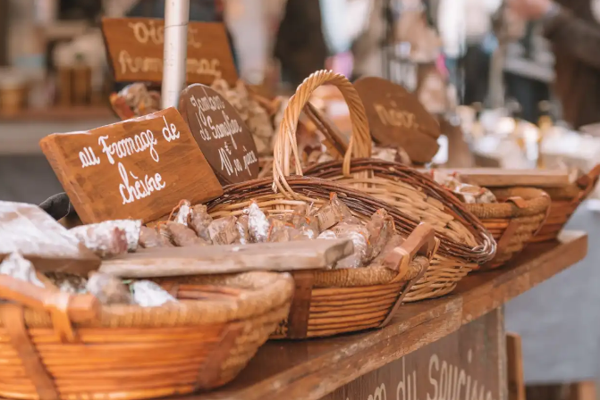 سوق الباستيل